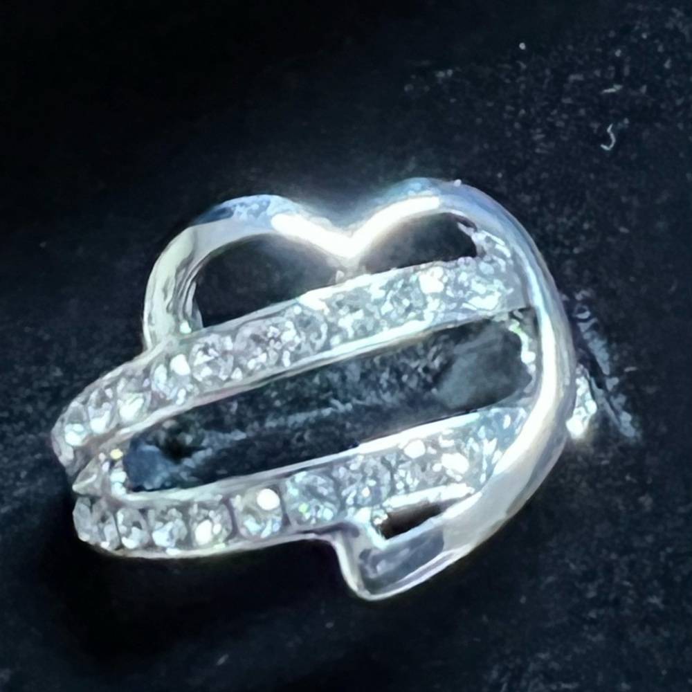 Heart Band ring Silver CZ New shipped fast 925 stamped - Picture 2 of 3